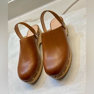 J CREW Convertible leather clog Size 8 excellent condition, 2 inches heels